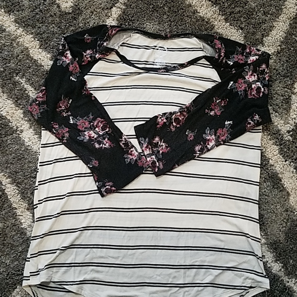 Maurices top size large